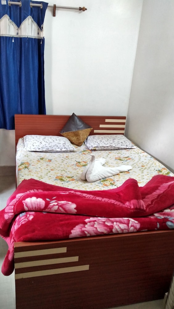 Om Shanti Guest House - Near Ruby General Hospital and Science City view 5