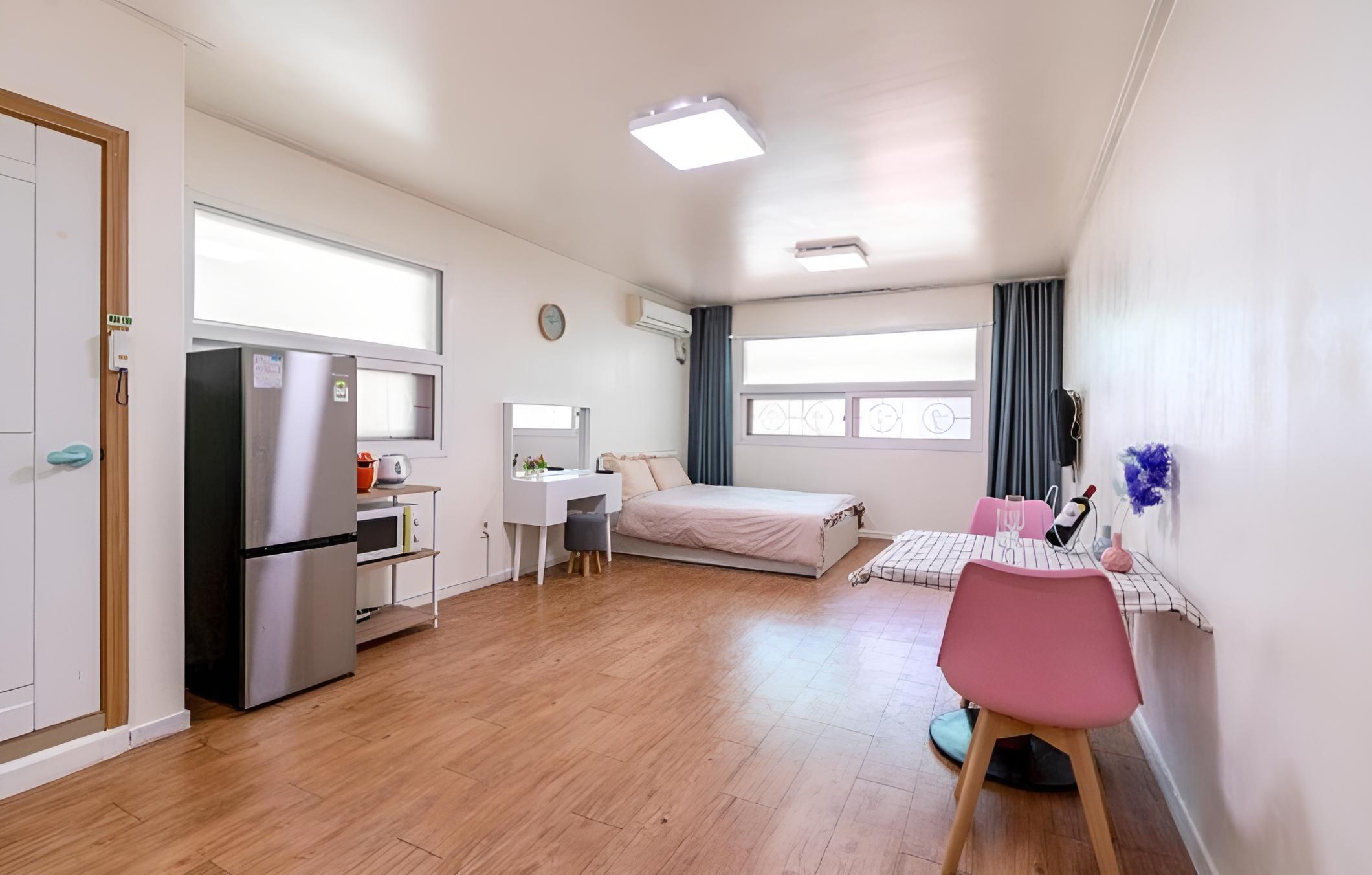 Incheon Vacations - Eulwangri Bide 302 Pension - Property Image 6