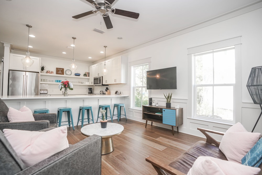Magnolia Cottages by the Sea by Panhandle Getaways