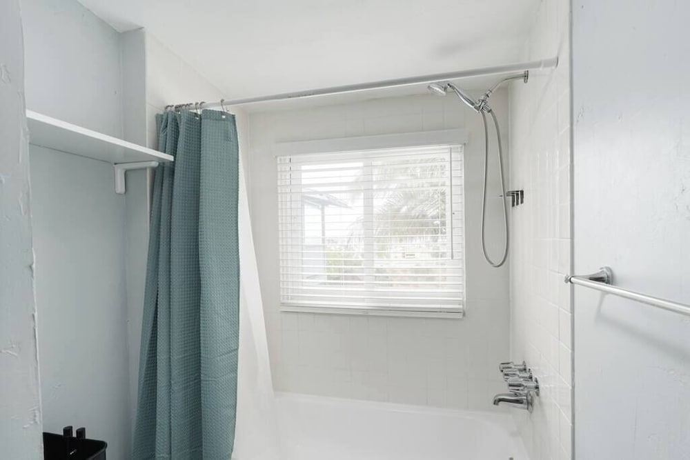 Bankers Hill Bliss Chic Roomy Home Near Airport view 3