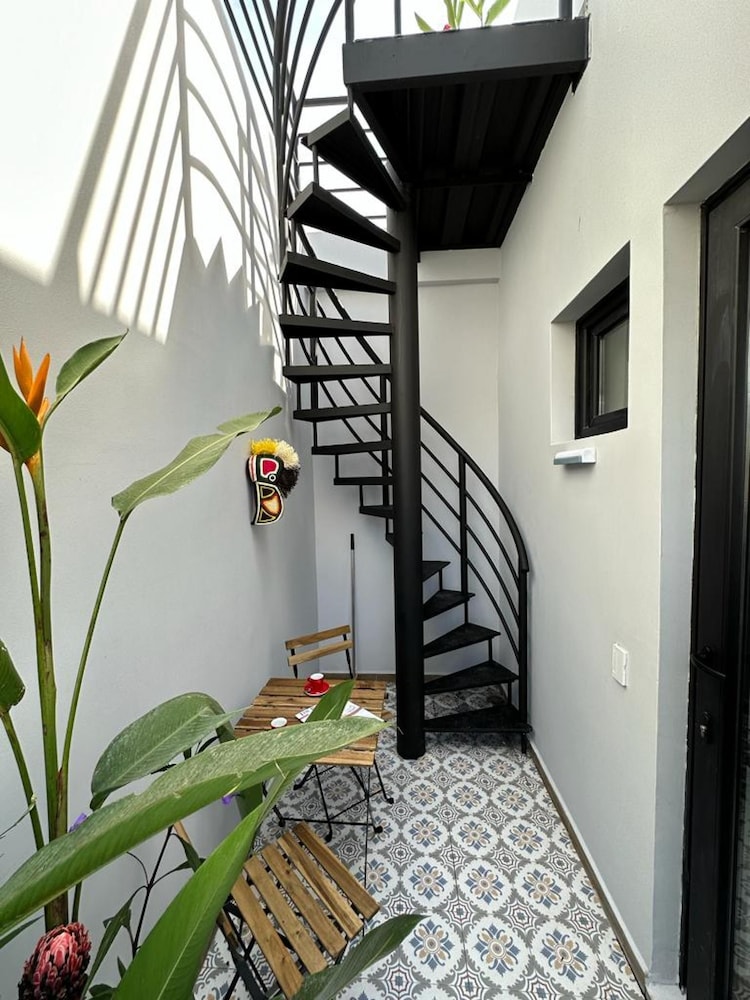 The Rooftop Condo by Acomodo