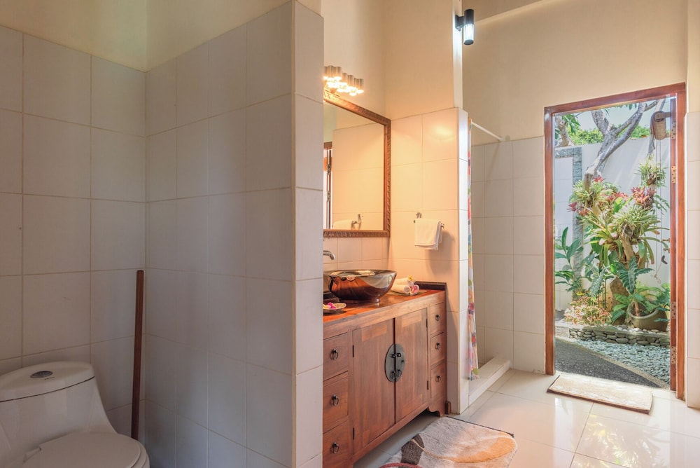 Bougainville Hill Villa