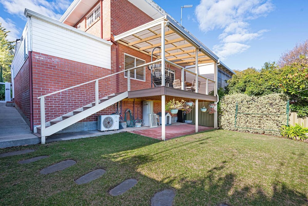 Cityscape Charm in Wattle Park