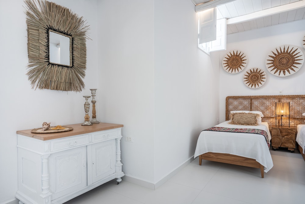 Oia Sunset Villas