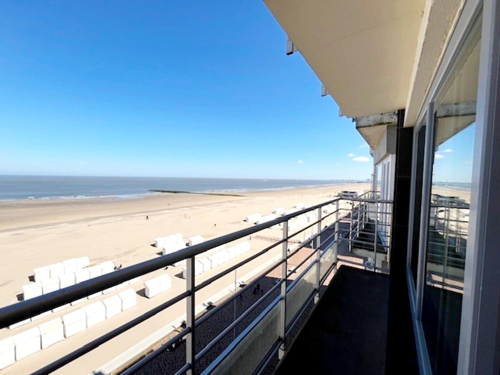 Apartment in Wenduine With Stunning Seaviews