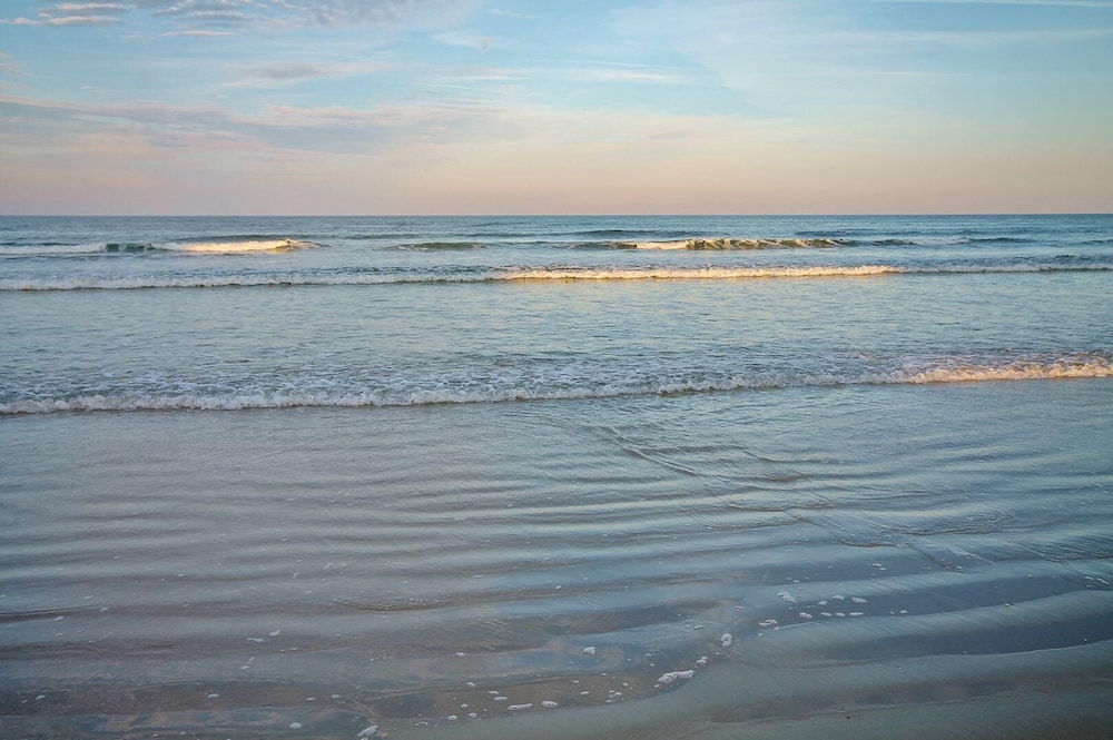 Colony Beach Club 224