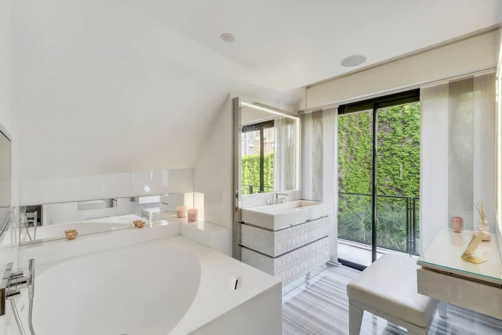 Exceptional Apartment - Near Eiffel Tower