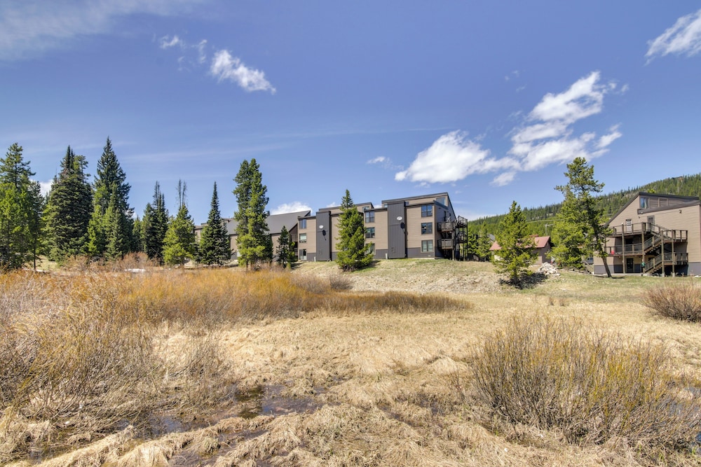Centrally Located Big Sky Condo: Ski, Hike, Bike!