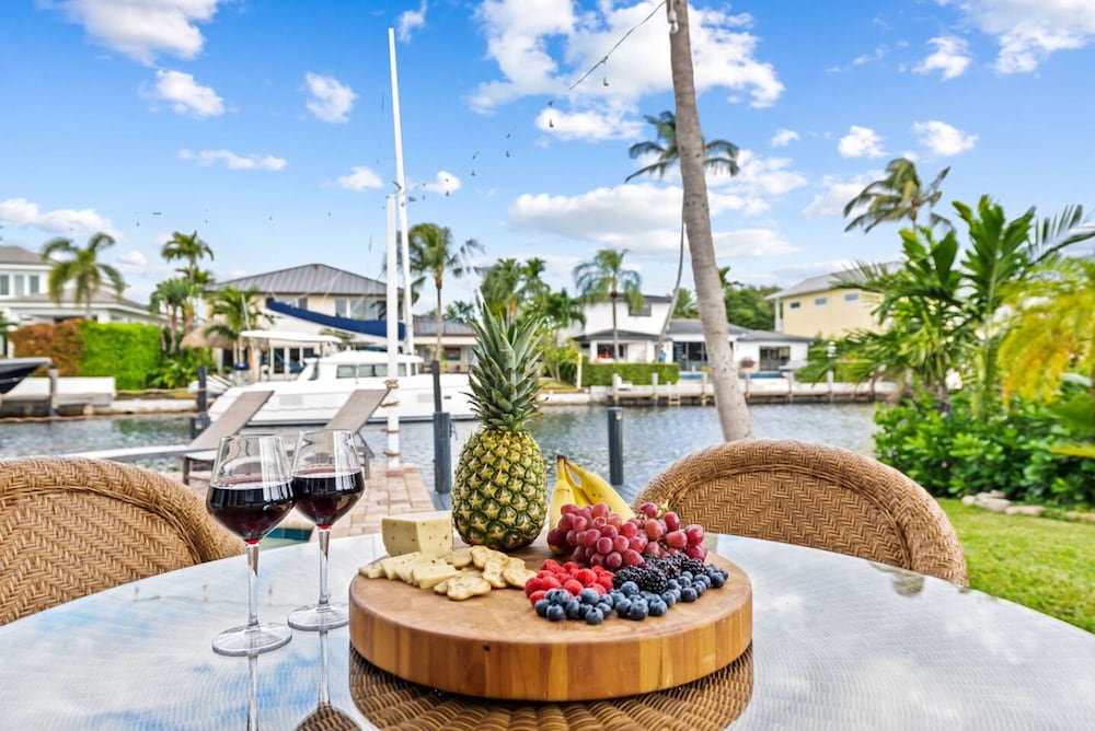 Waterfront Oasis Heated Pool Game Room Gym