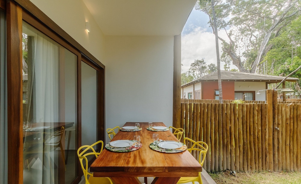 Houses in the Ecovillage D'ajuda Condominium - EVL