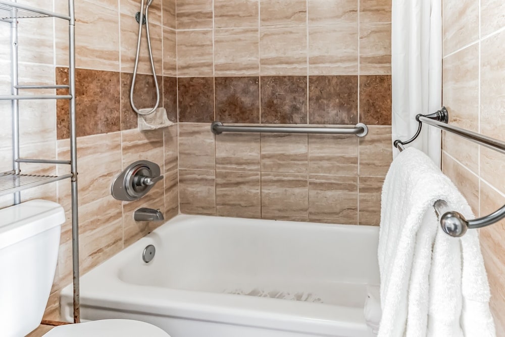 Waikiki Banyan Condo Located One Block From Waikiki Beach! by Koko Resort Vacation Rentals