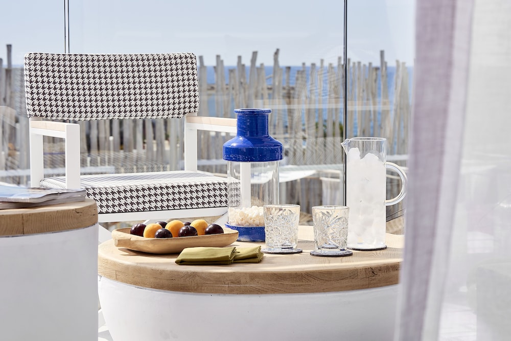 Artemis Seaside Resort