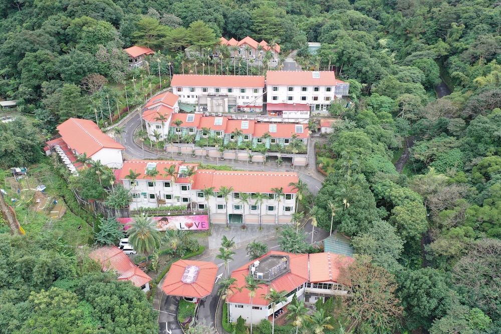 Hotel Regale Villa Hotel - Image 1