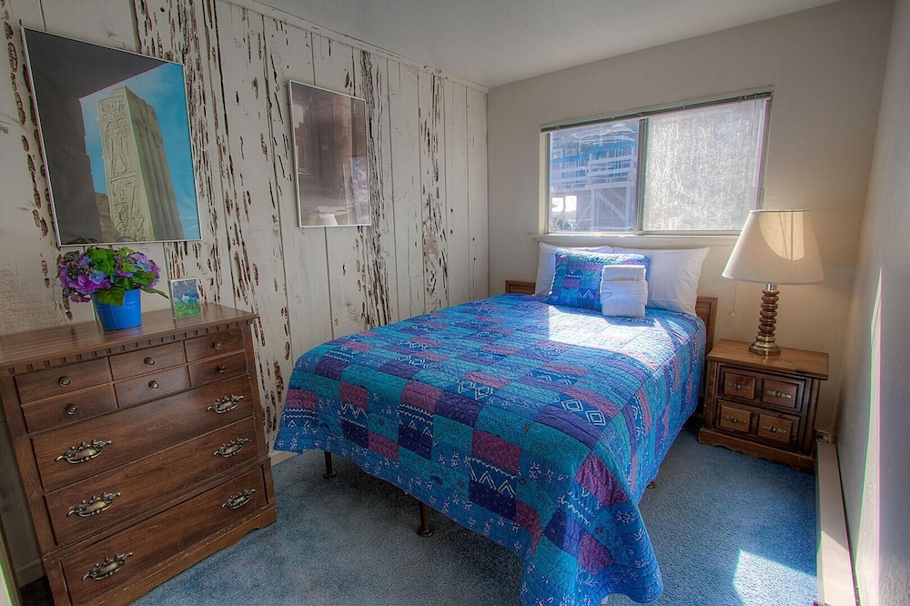 Lake Tahoe Vacations - Life's Better The Milky Way 4 Bedroom Condo by RedAwning - Property Image 2