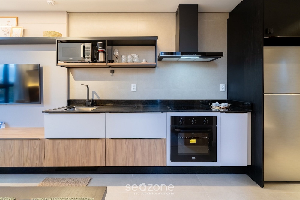 Modern and Fully Equipped Apartments Just Minutes From Lagoa da Conceicao and the Beach - VTD