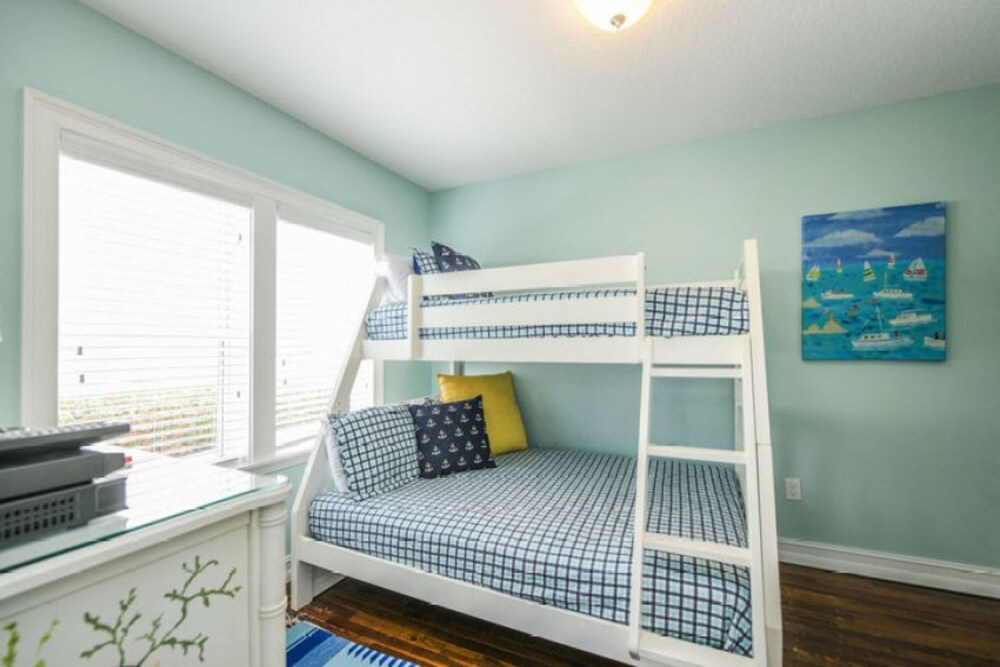 Mim's Cottage By The C 3 Bedroom Cottage by RedAwning