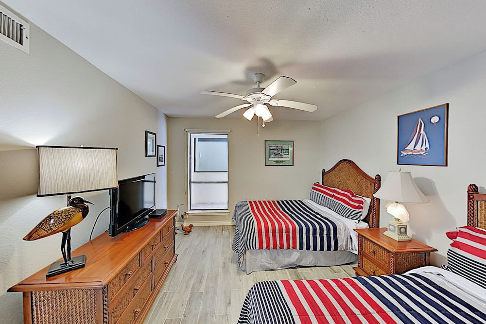 Gulf-front 2BR w/ Resort Amenities, Beach Access