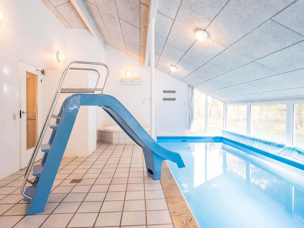 10 Person Holiday Home in Norre Nebel view 4