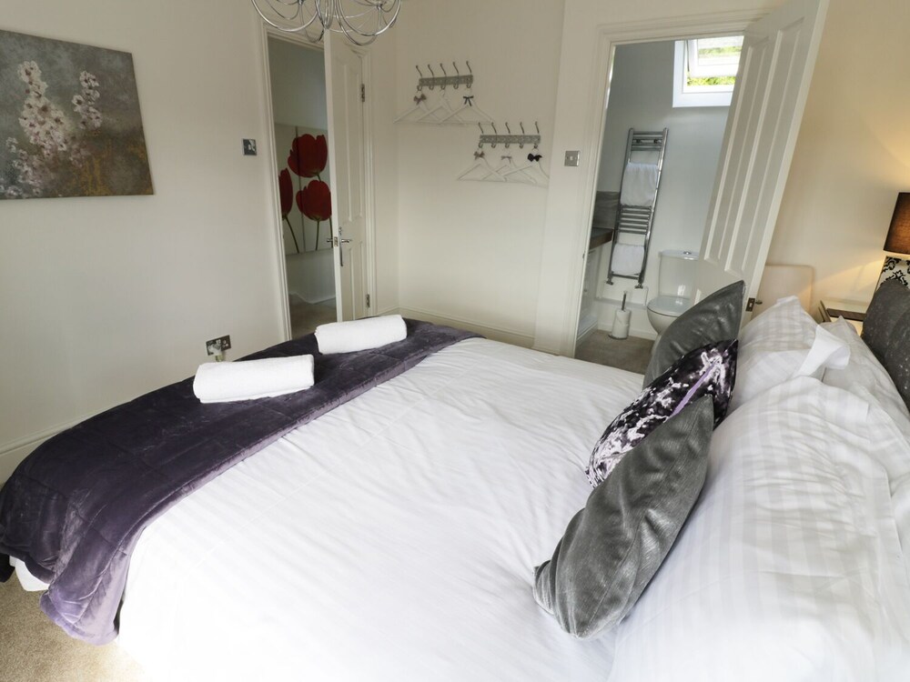 Hillview Cottage