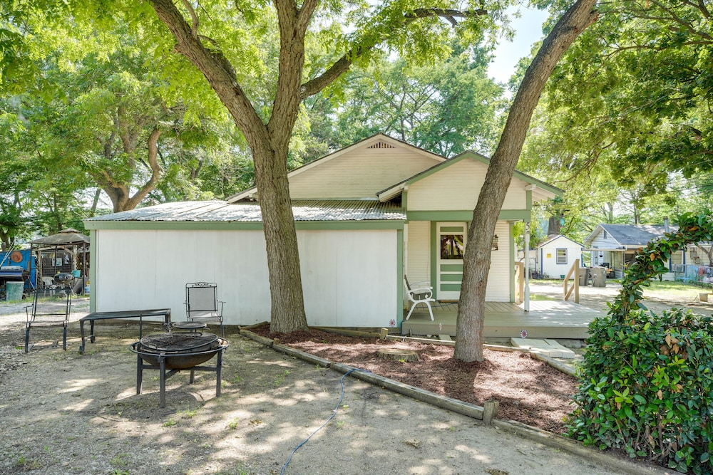 New Braunfels Vacation Rental on Lake Dunlap! view 2