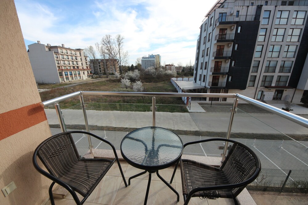 Menada Apartments in Tarsis Nova Complex