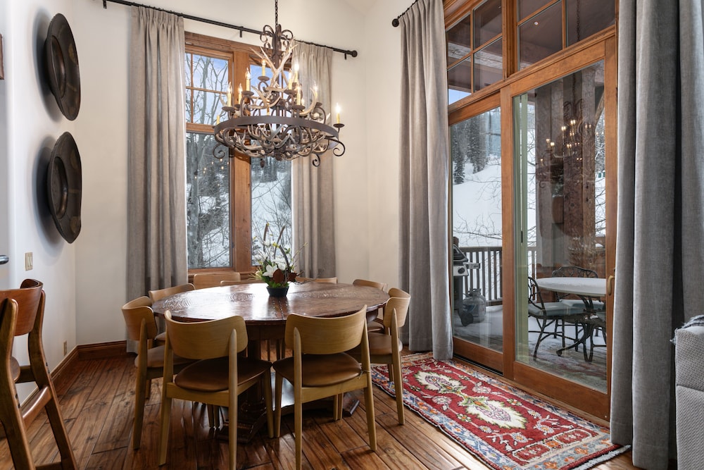 Grand Lodge - Four Bedroom #405 - Ski-in/ski-out 4 Condo