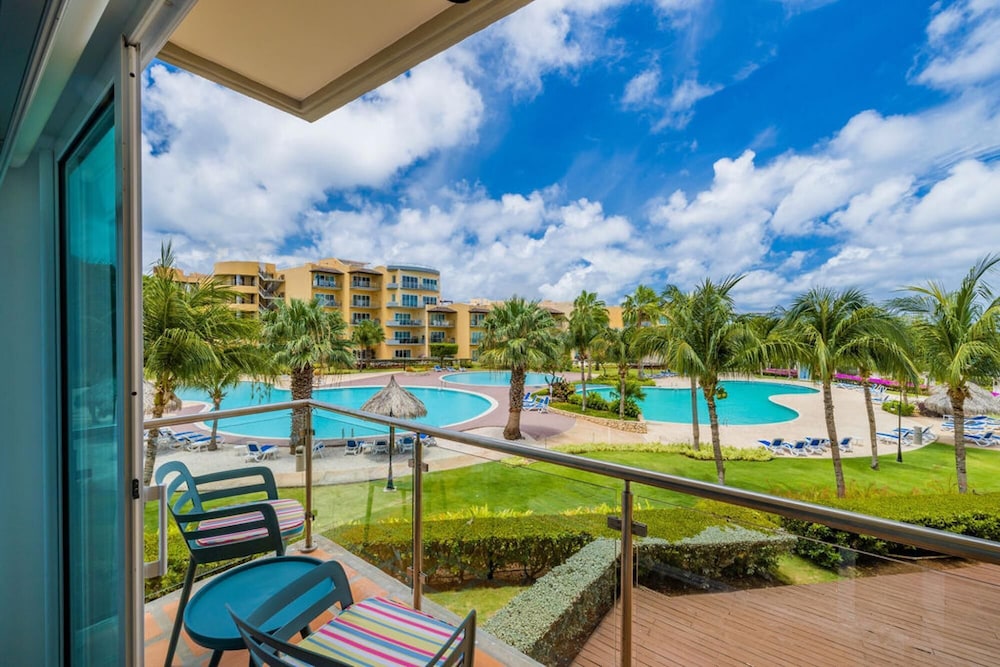 2BR 3BA Condo on Eagle Beach w Amazing Amenities