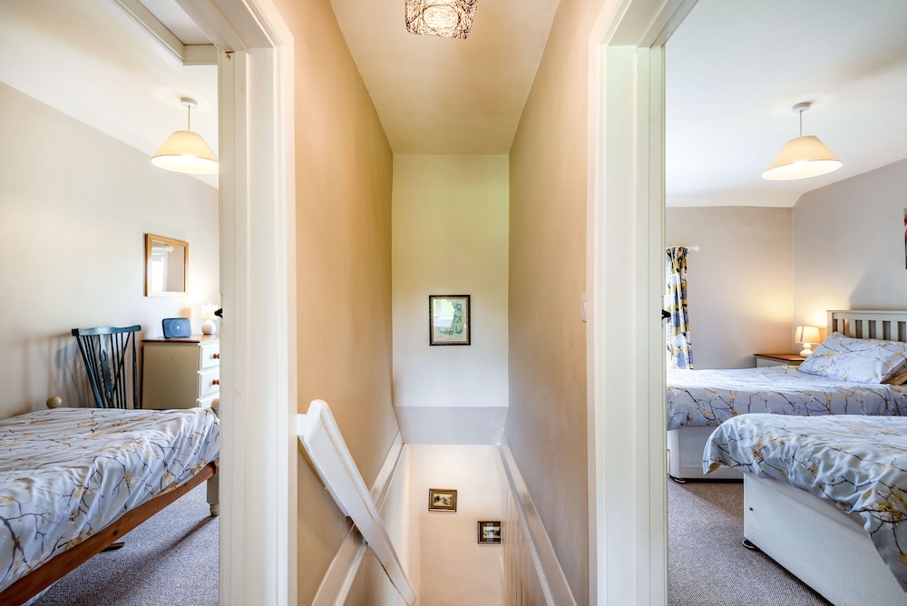 2 Siluria Cottage
