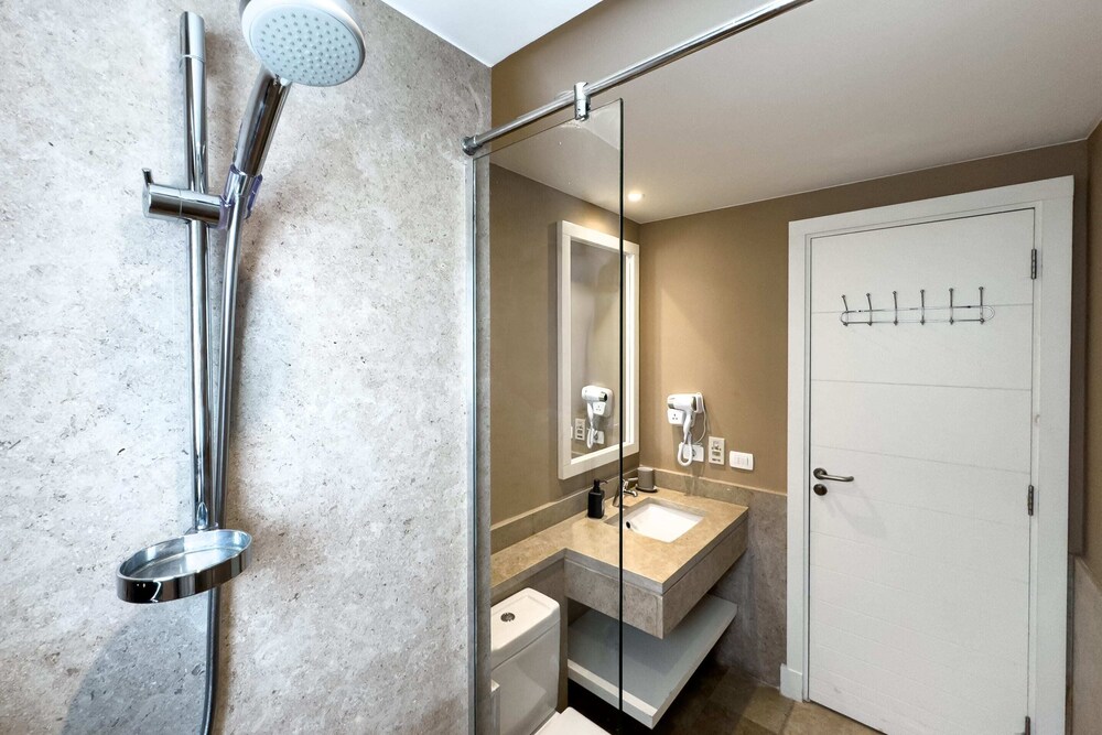 Posh & Eclectic 4 BDR Villa @ Fanadir Bay