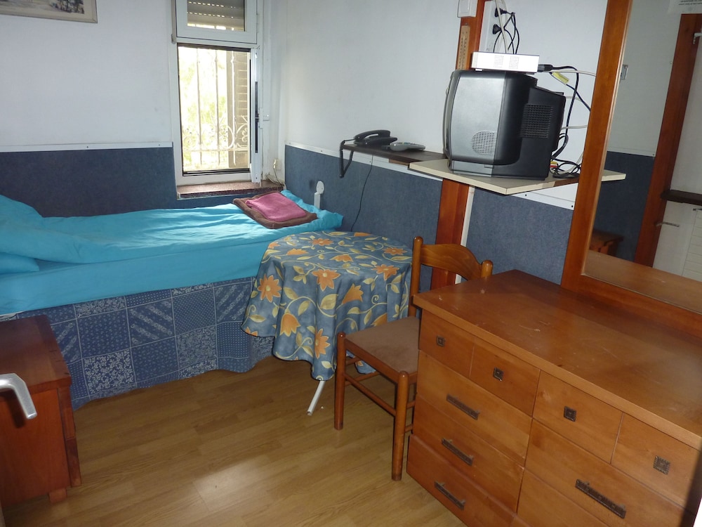 Allenby 2 Bed & Breakfast