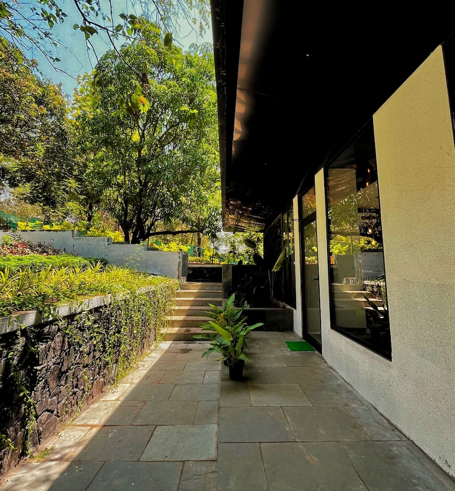 Bird's Nest Resort - Shahapur