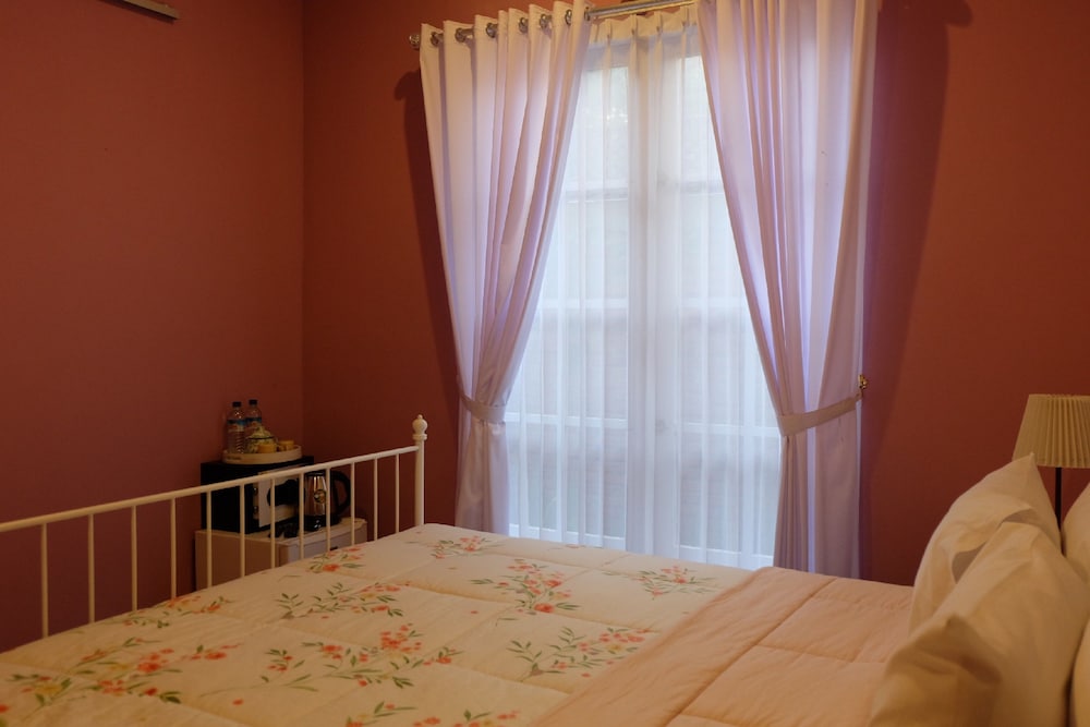 Sweet Peach House