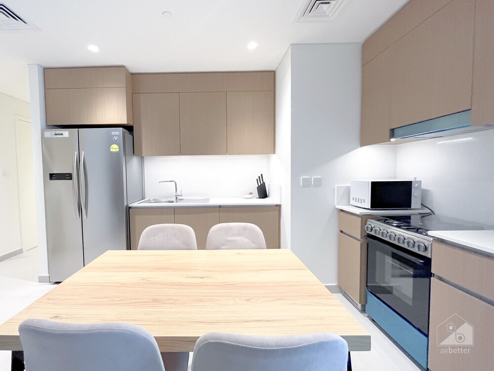 Creek Beach Dubai to Stunning 2B Apt with Balcony in Dubai Creek Harbour
