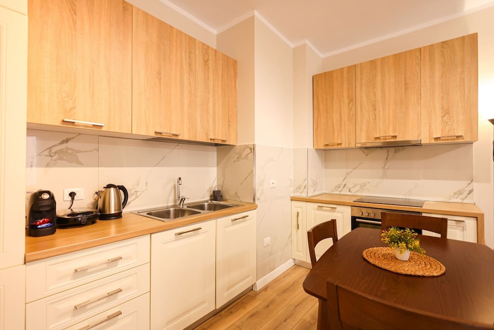 Grandstay Urban Six in Durr s