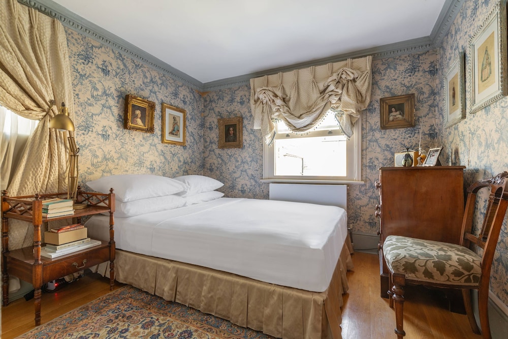 Lilyville Road III by Onefinestay