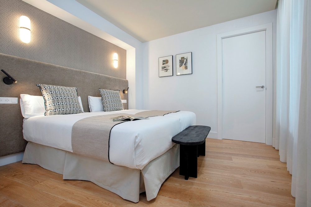 Bright Apartment in Seville. Tomás de Ibarra II
