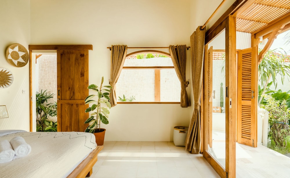 Villa Canggutopia 1 by Alfred in Bali - Tropical Hideaway 1BR Pool Villa Prime Location Canggu Beach