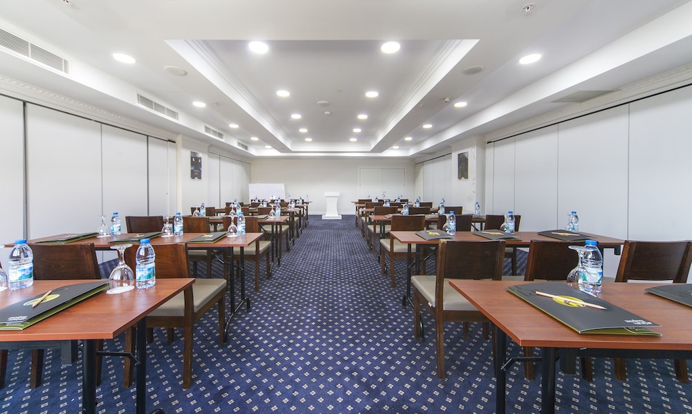 meeting & event spaces