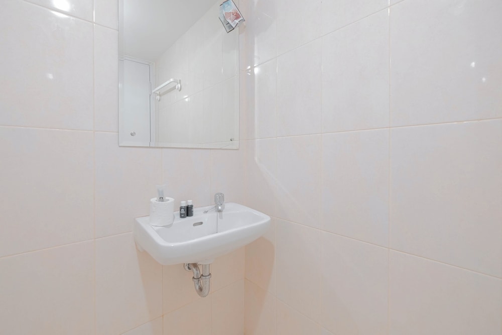 Comfortable Design Studio At Springlake Summarecon Bekasi Apartment
