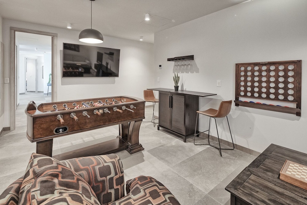 Luxury New Oceanfront Condo 5BR Sleeps 12