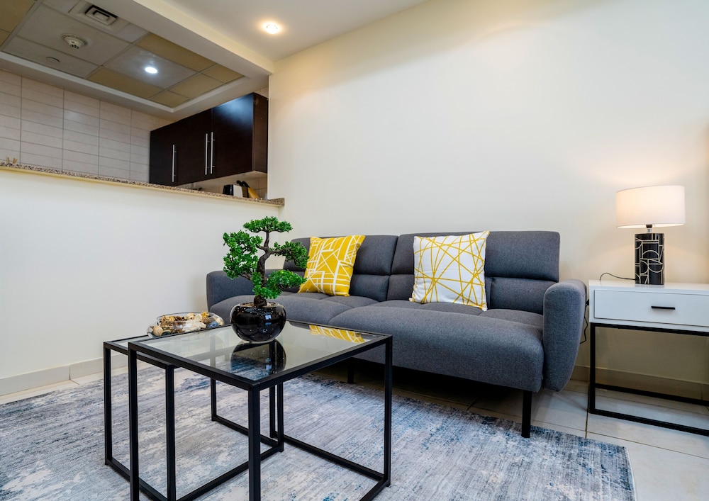 Tanin - Luxurious and Contemporary Studio in JLT Cluster R