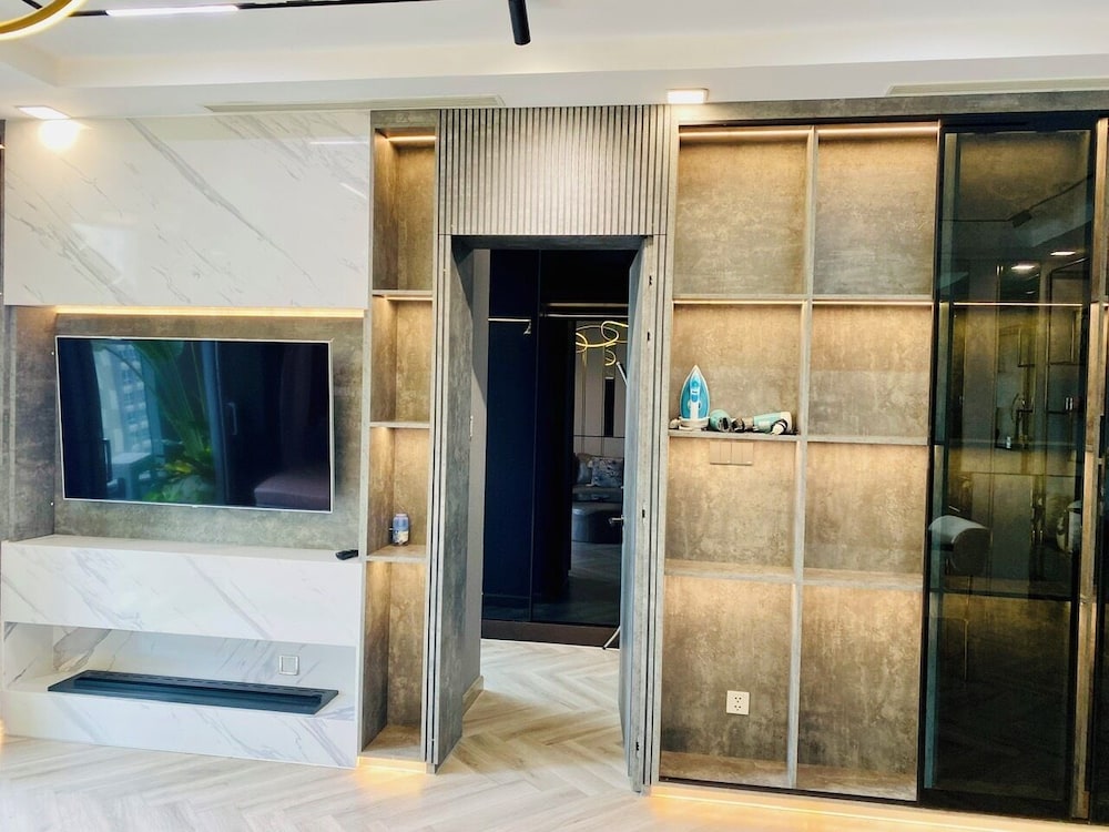 Serenity Serviced Apartments-Landmark 81
