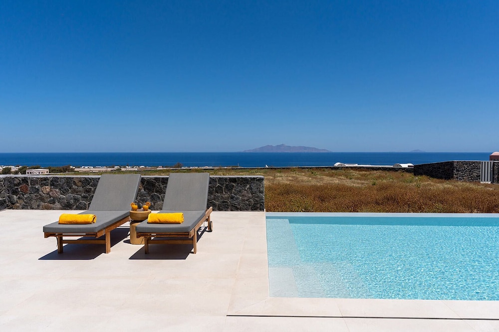 Platies Luxury Apartments Santorini