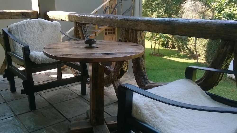Weru Weru River Lodge