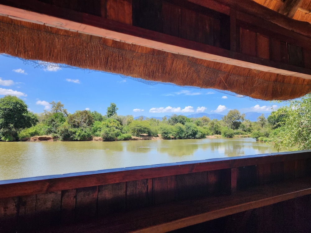 Karongwe - River Safari Lodge