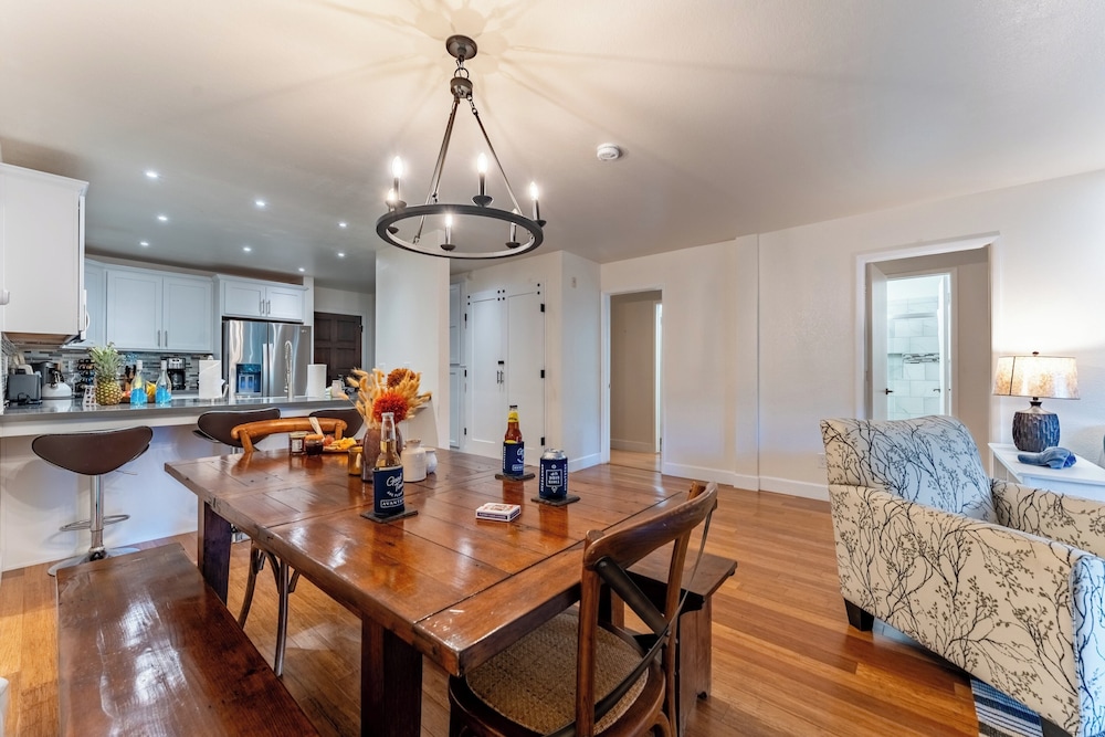Walk to Lake, Dining+shops 5mins to Ski Resort Incline Paradise by Avantstay view 4