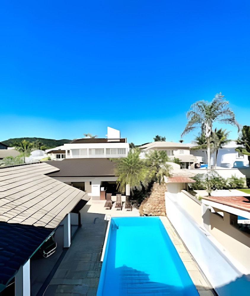 Casa com piscina em Acapulco Guarujá SP3