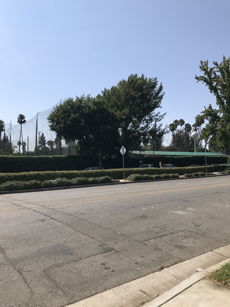 2 Bed 2 Bath in Studio City
