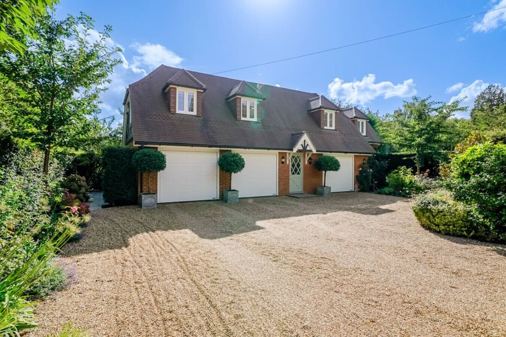April Lodge in Sunningdale