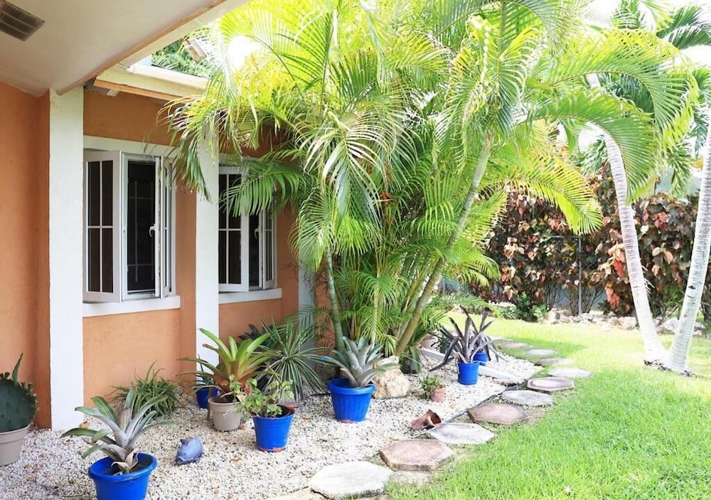 The Palms Hideaway